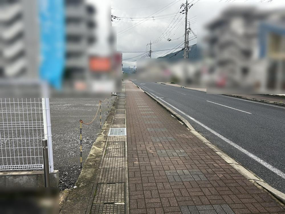 前面道路含む外観