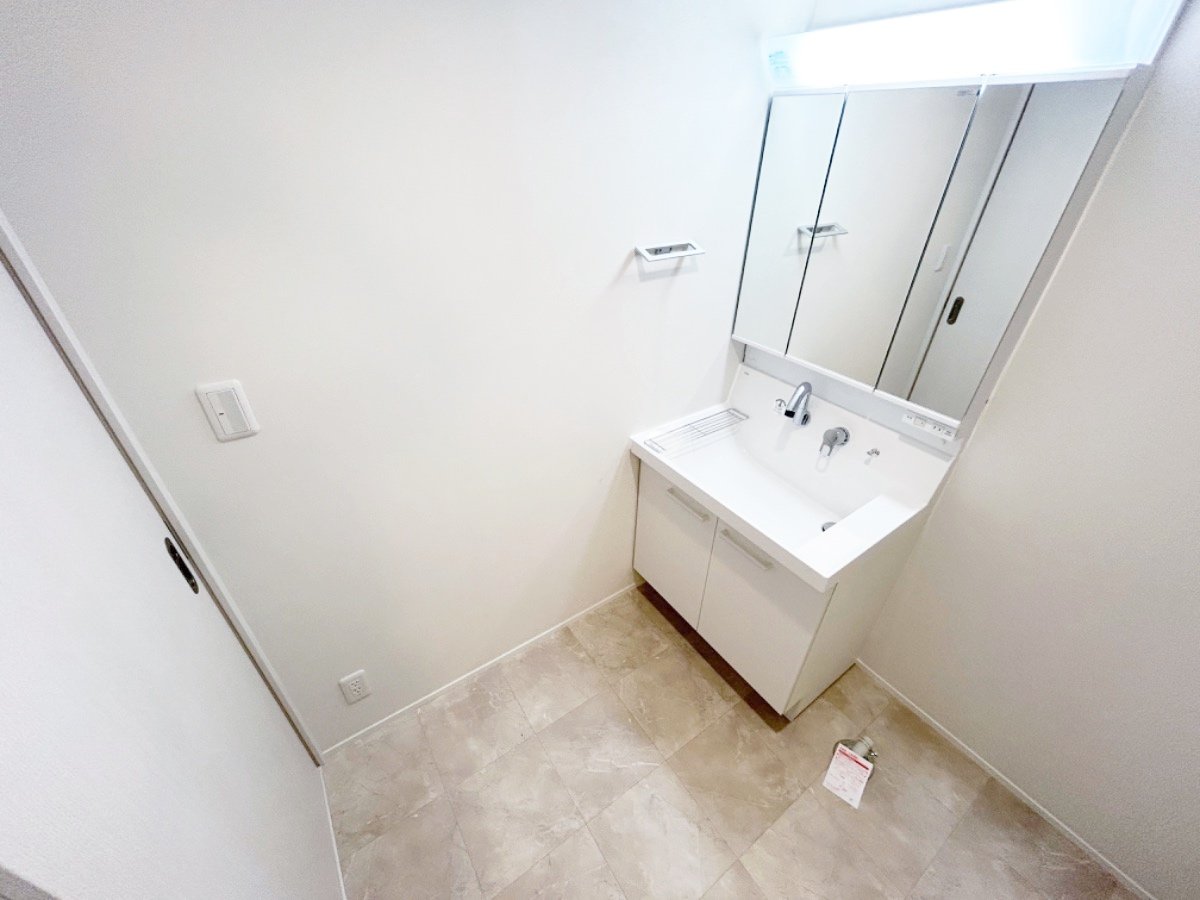 お部屋探しは株式会社 タウンハウジング までお気軽にお問合せ下さい。
クレジットカード決済・首都圏を中心直営143店舗 仲介件数全国2位の豊富な実績!諸費用・審査等・何でもご相談下さい。