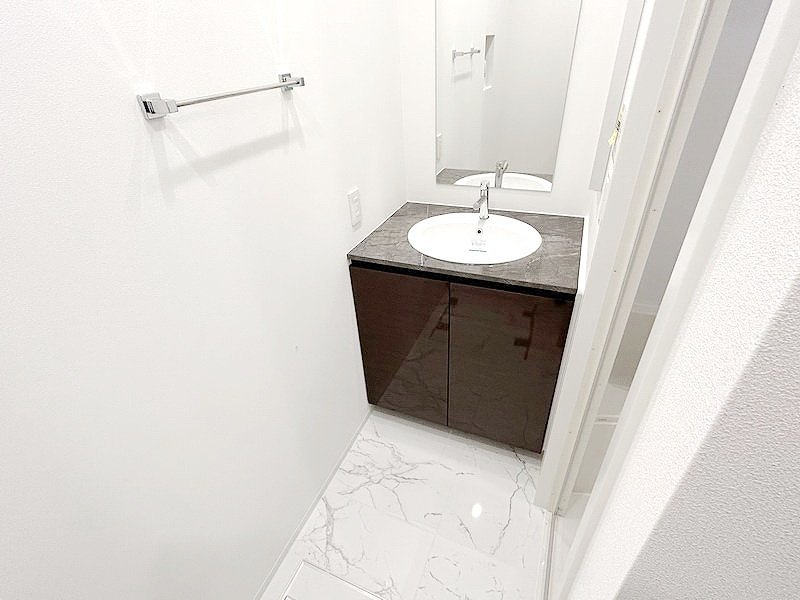 お部屋探しは株式会社 タウンハウジング までお気軽にお問合せ下さい。
クレジットカード決済・首都圏を中心直営143店舗 仲介件数全国2位の豊富な実績!諸費用・審査等・何でもご相談下さい。