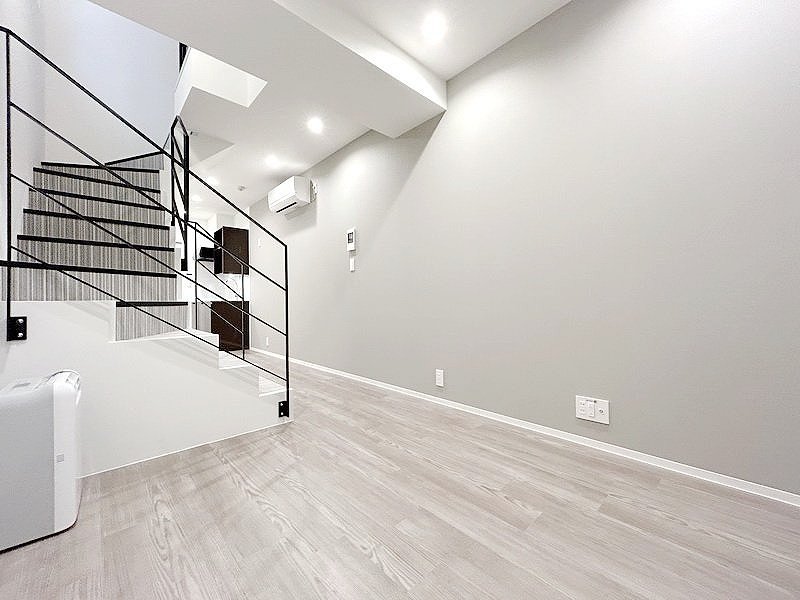 部屋探しは株式会社 タウンハウジング までお気軽にお問合せ下さい。
クレジットカード決済・首都圏を中心直営143店舗 仲介件数全国2位の豊富な実績!諸費用・審査等・何でもご相談下さい。