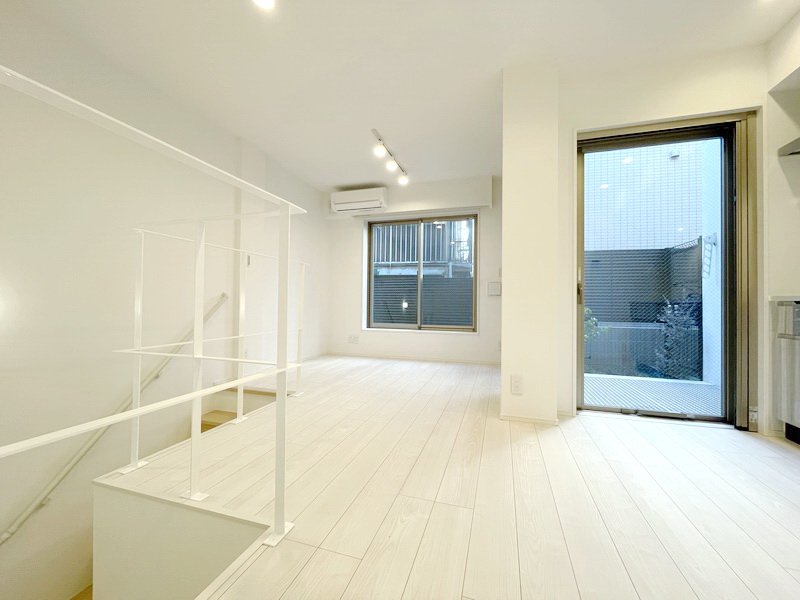 お部屋探しは株式会社 タウンハウジング までお気軽にお問合せ下さい。
クレジットカード決済・首都圏を中心直営143店舗 仲介件数全国2位の豊富な実績!諸費用・審査等・何でもご相談下さい。