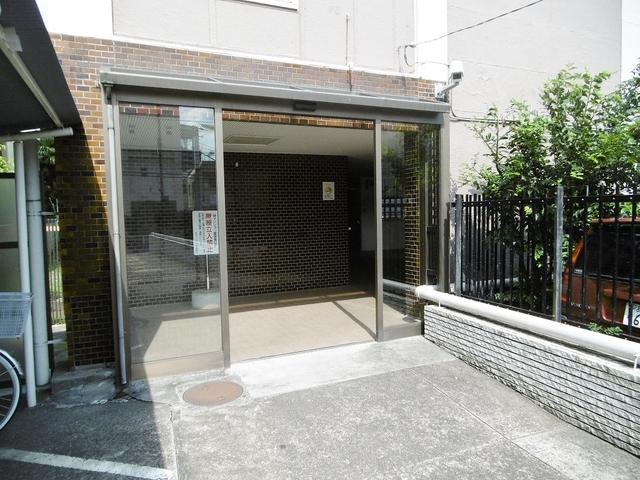 部屋探しは株式会社 タウンハウジング までお気軽にお問合せ下さい。
クレジットカード決済・首都圏を中心直営143店舗 仲介件数全国2位の豊富な実績!諸費用・審査等・何でもご相談下さい。