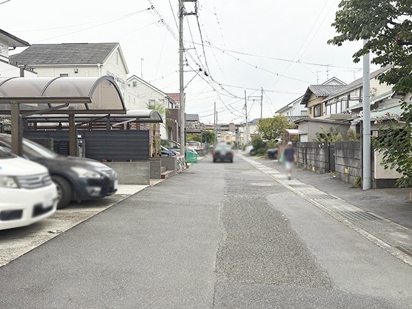 前面道路含む外観