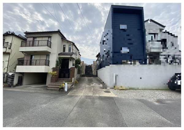 前面道路含む外観