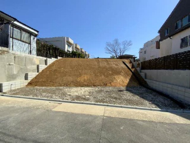 前面道路含む外観