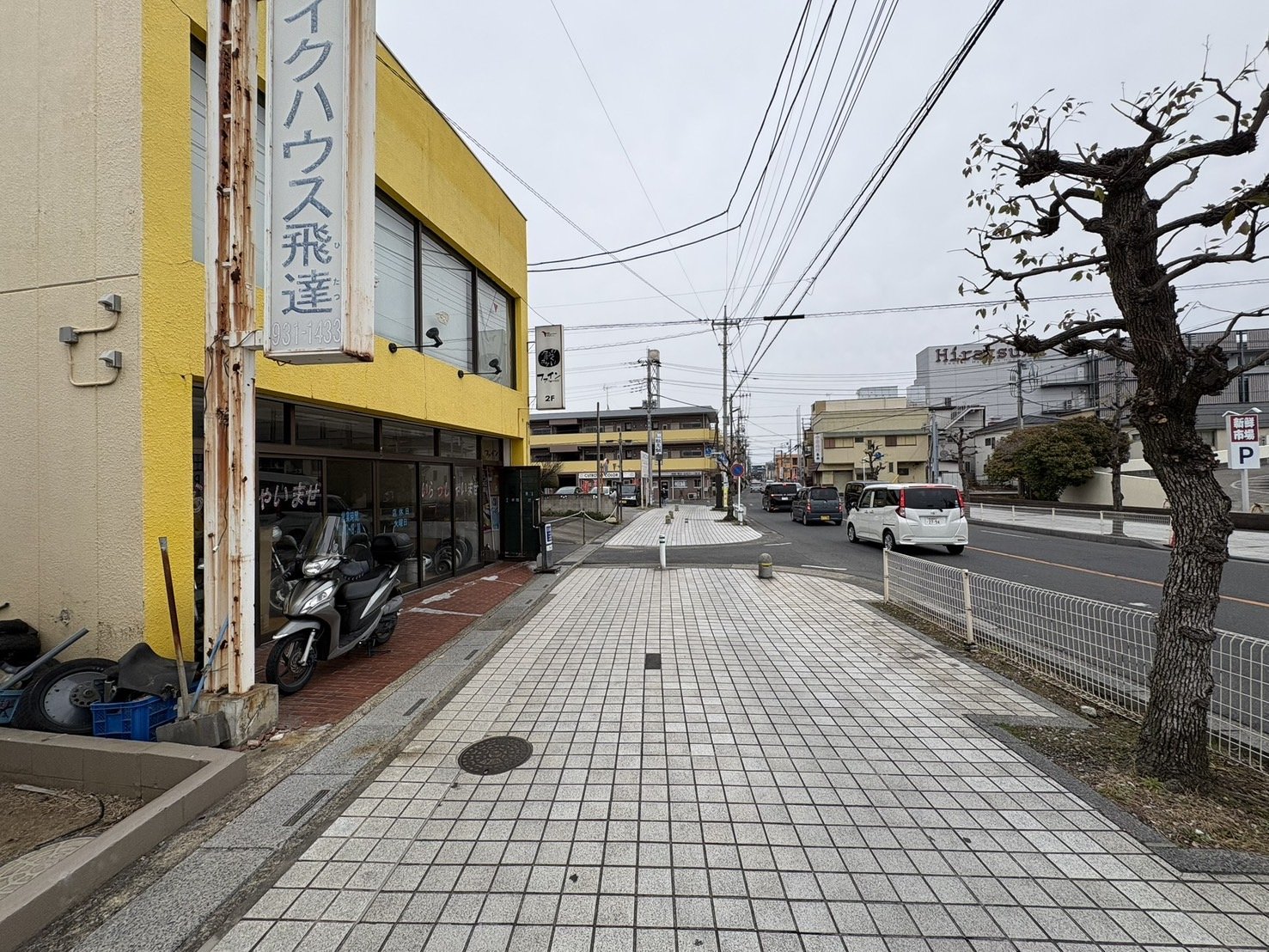 前面道路含む外観