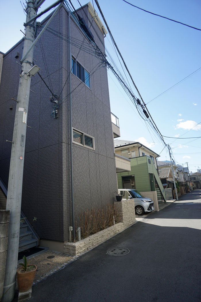 前面道路含む外観