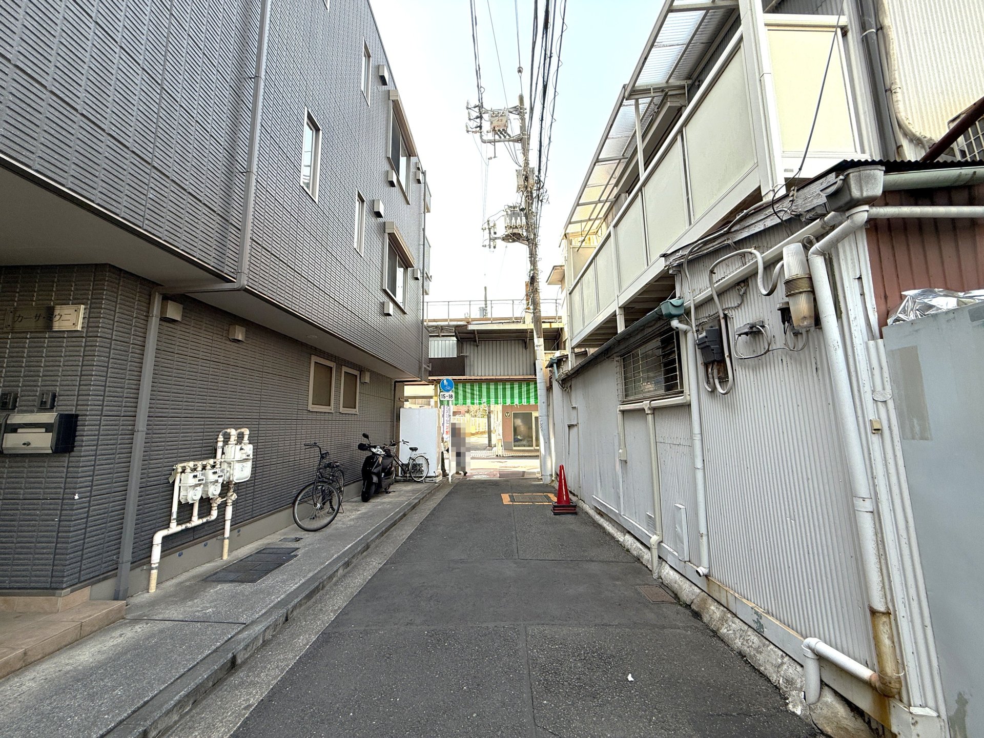 前面道路含む外観