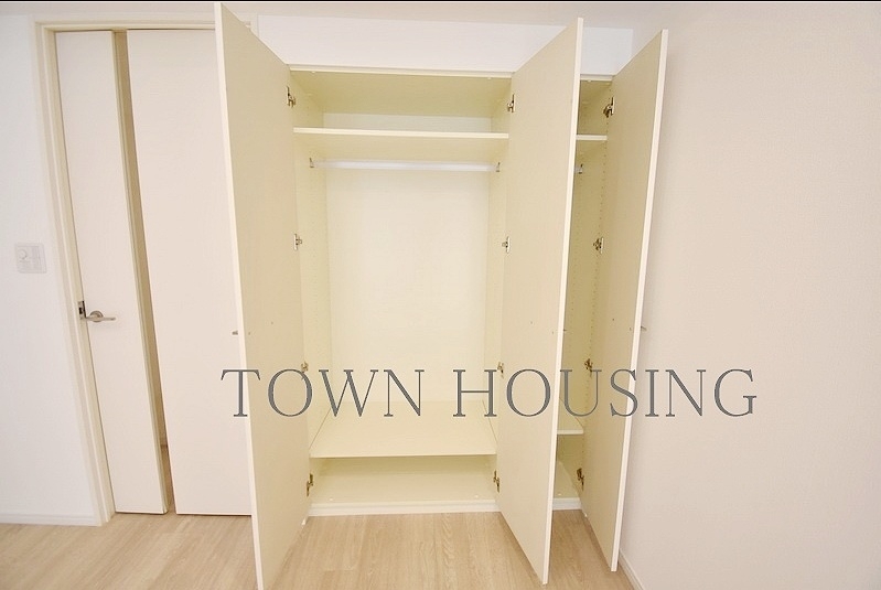 お部屋探しは株式会社 タウンハウジング までお気軽にお問合せ下さい。
クレジットカード決済・首都圏を中心直営143店舗 仲介件数全国2位の豊富な実績!諸費用・審査等・何でもご相談下さい。