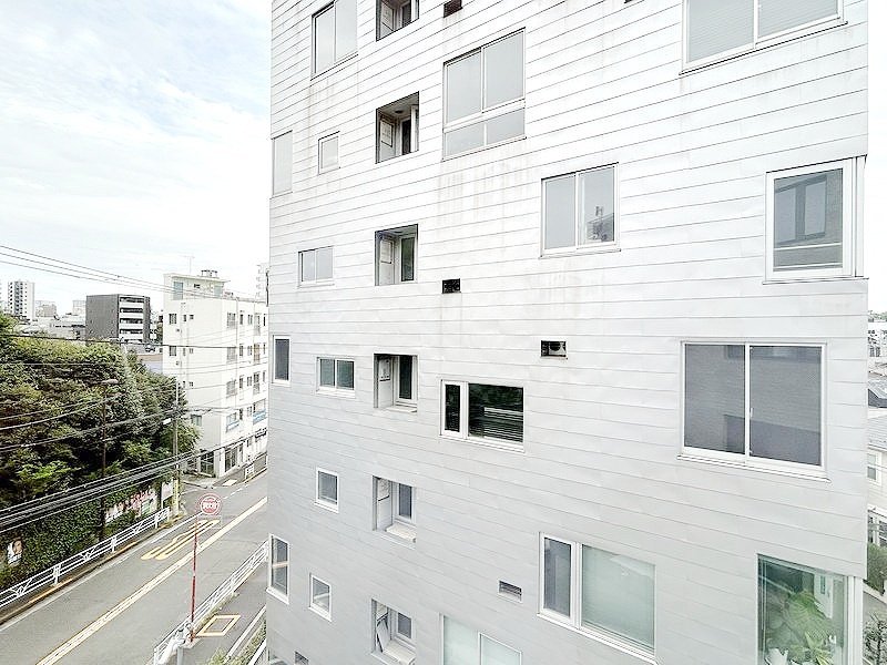 お部屋探しは株式会社 タウンハウジング までお気軽にお問合せ下さい。
クレジットカード決済・首都圏を中心直営143店舗 仲介件数全国2位の豊富な実績!諸費用・審査等・何でもご相談下さい。