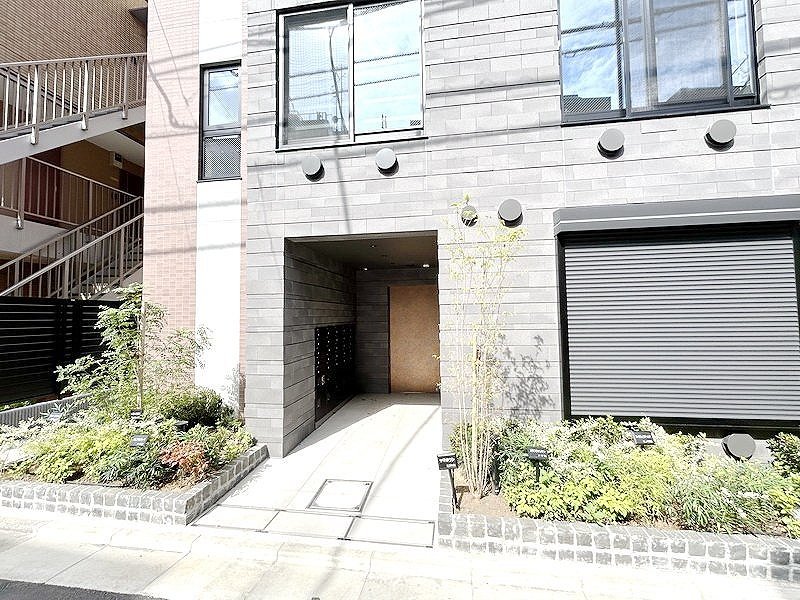 部屋探しは株式会社 タウンハウジング までお気軽にお問合せ下さい。
クレジットカード決済・首都圏を中心直営143店舗 仲介件数全国2位の豊富な実績!諸費用・審査等・何でもご相談下さい。