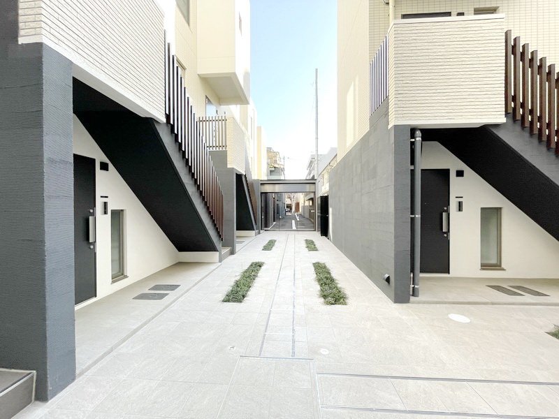 部屋探しは株式会社 タウンハウジング までお気軽にお問合せ下さい。
クレジットカード決済・首都圏を中心直営143店舗 仲介件数全国2位の豊富な実績!諸費用・審査等・何でもご相談下さい。