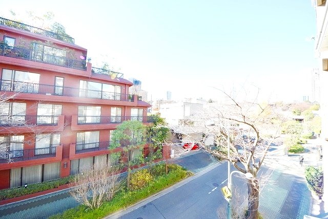 お部屋探しは株式会社 タウンハウジング までお気軽にお問合せ下さい。
クレジットカード決済・首都圏を中心直営143店舗 仲介件数全国2位の豊富な実績!諸費用・審査等・何でもご相談下さい。