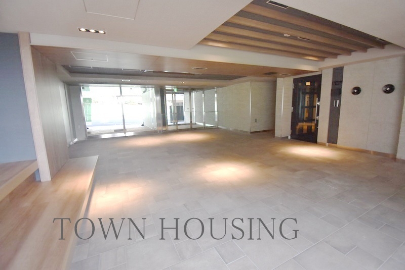 部屋探しは株式会社 タウンハウジング までお気軽にお問合せ下さい。
クレジットカード決済・首都圏を中心直営143店舗 仲介件数全国2位の豊富な実績!諸費用・審査等・何でもご相談下さい。