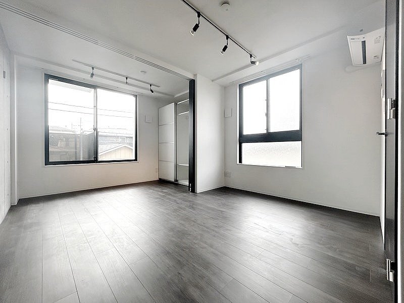 お部屋探しは株式会社 タウンハウジング までお気軽にお問合せ下さい。
クレジットカード決済・首都圏を中心直営143店舗 仲介件数全国2位の豊富な実績!諸費用・審査等・何でもご相談下さい。