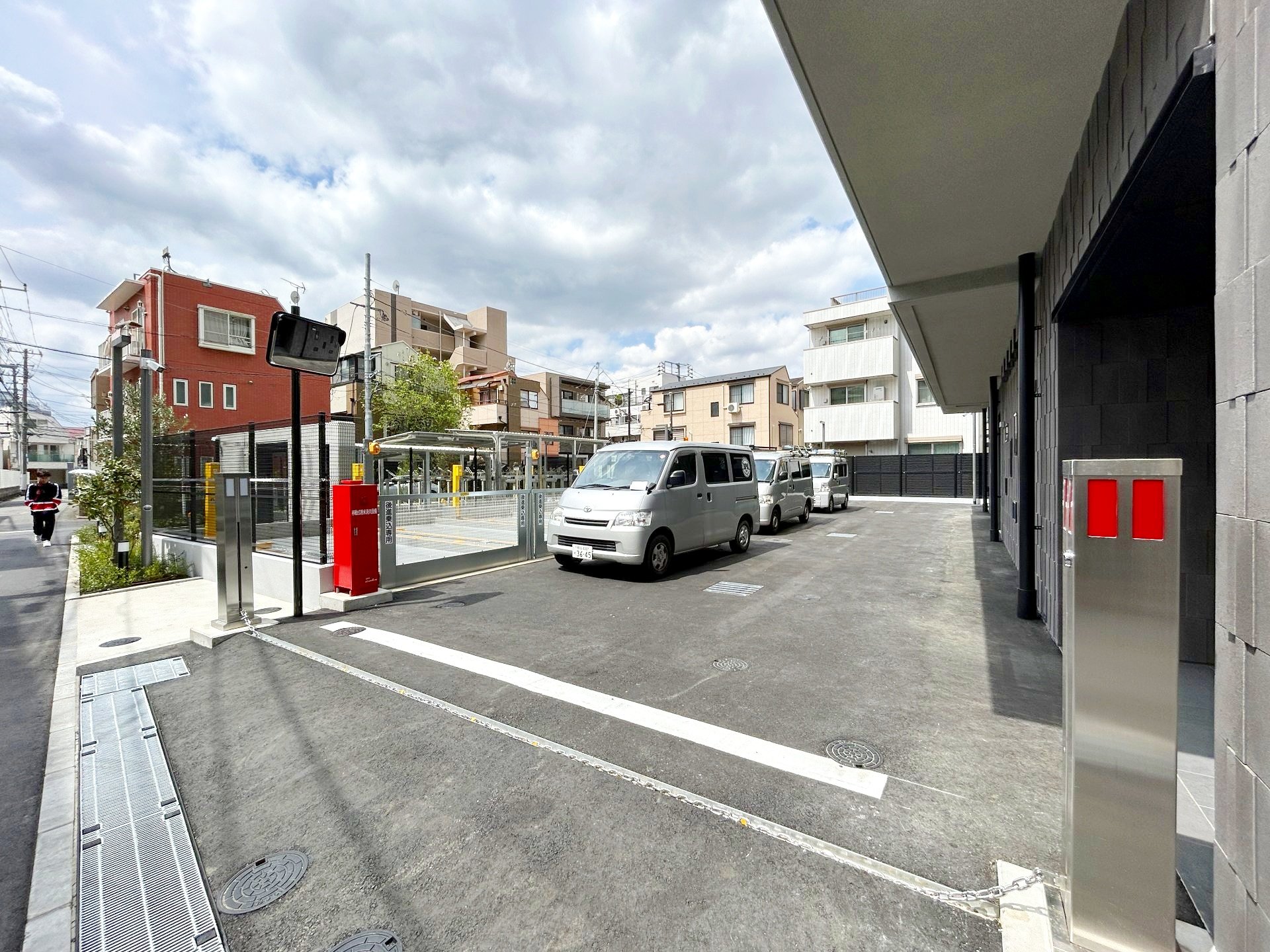 部屋探しは株式会社 タウンハウジング までお気軽にお問合せ下さい。
クレジットカード決済・首都圏を中心直営143店舗 仲介件数全国2位の豊富な実績!諸費用・審査等・何でもご相談下さい。