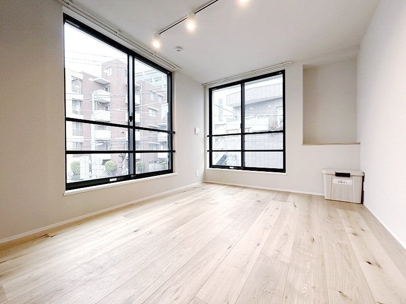 お部屋探しは株式会社 タウンハウジング までお気軽にお問合せ下さい。
クレジットカード決済・首都圏を中心直営143店舗 仲介件数全国2位の豊富な実績!諸費用・審査等・何でもご相談下さい。