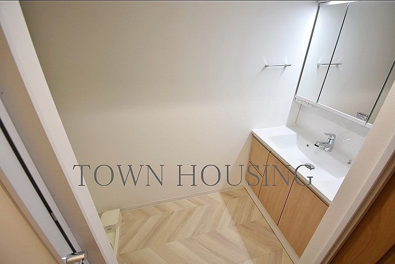 お部屋探しは株式会社 タウンハウジング までお気軽にお問合せ下さい。
クレジットカード決済・首都圏を中心直営143店舗 仲介件数全国2位の豊富な実績!諸費用・審査等・何でもご相談下さい。