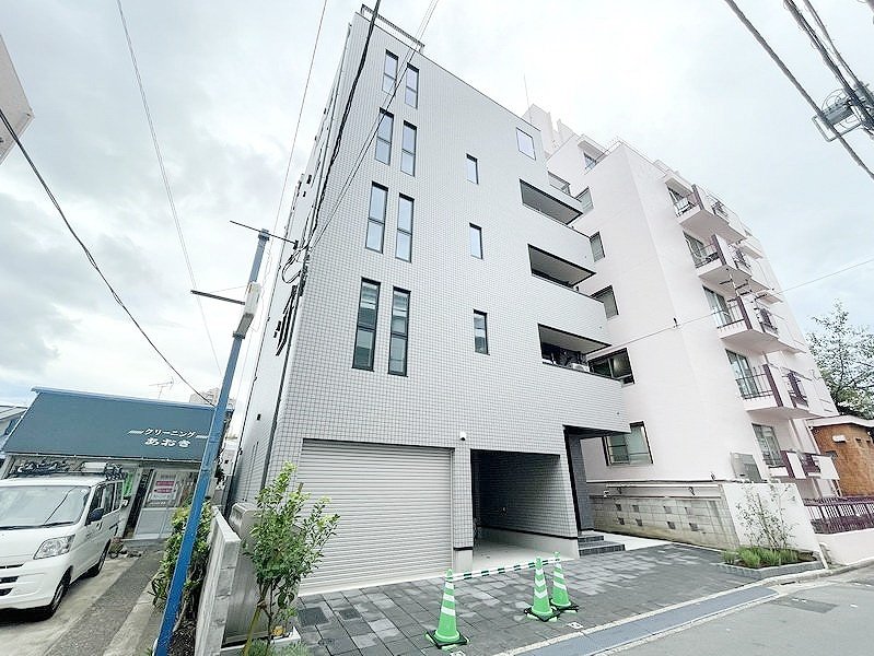 お部屋探しは株式会社 タウンハウジング までお気軽にお問合せ下さい。
クレジットカード決済・首都圏を中心直営143店舗 仲介件数全国2位の豊富な実績!諸費用・審査等・何でもご相談下さい。