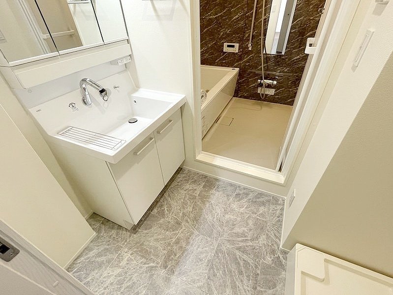 お部屋探しは株式会社 タウンハウジング までお気軽にお問合せ下さい。
クレジットカード決済・首都圏を中心直営143店舗 仲介件数全国2位の豊富な実績!諸費用・審査等・何でもご相談下さい。