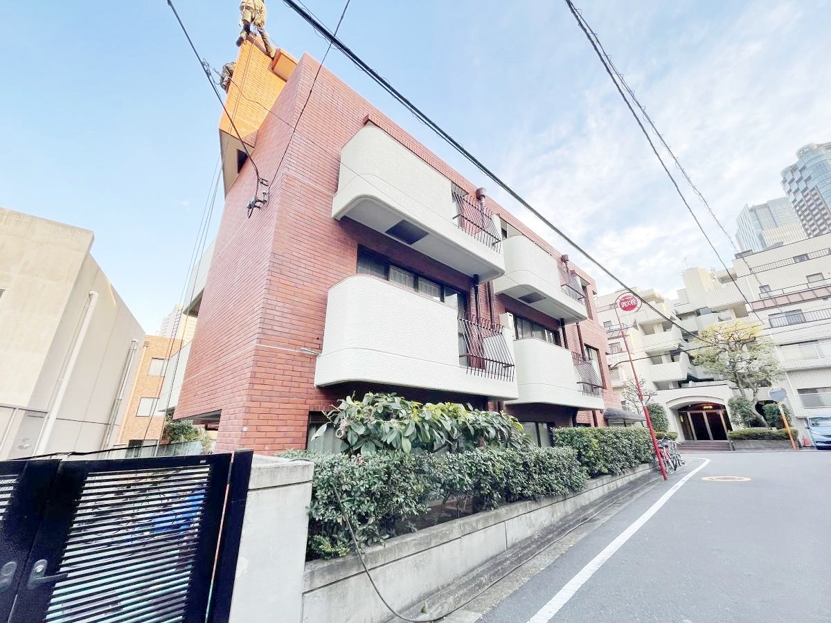 お問合せは(株)タウンハウジングレジデンス事業部 赤坂店・恵比寿店までお問合せ下さい。