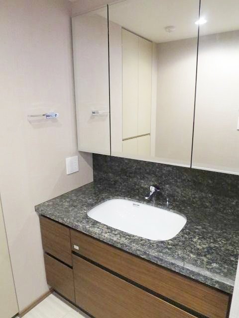 お部屋探しは株式会社 タウンハウジング までお気軽にお問合せ下さい。
クレジットカード決済・首都圏を中心直営143店舗 仲介件数全国2位の豊富な実績!諸費用・審査等・何でもご相談下さい。