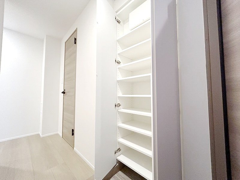 部屋探しは株式会社 タウンハウジング までお気軽にお問合せ下さい。
クレジットカード決済・首都圏を中心直営143店舗 仲介件数全国2位の豊富な実績!諸費用・審査等・何でもご相談下さい。