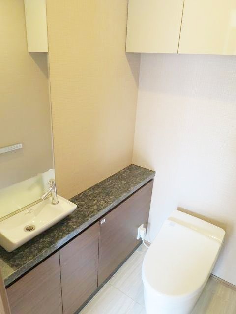 お部屋探しは株式会社 タウンハウジング までお気軽にお問合せ下さい。
クレジットカード決済・首都圏を中心直営143店舗 仲介件数全国2位の豊富な実績!諸費用・審査等・何でもご相談下さい。