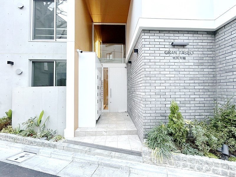 部屋探しは株式会社 タウンハウジング までお気軽にお問合せ下さい。
クレジットカード決済・首都圏を中心直営143店舗 仲介件数全国2位の豊富な実績!諸費用・審査等・何でもご相談下さい。