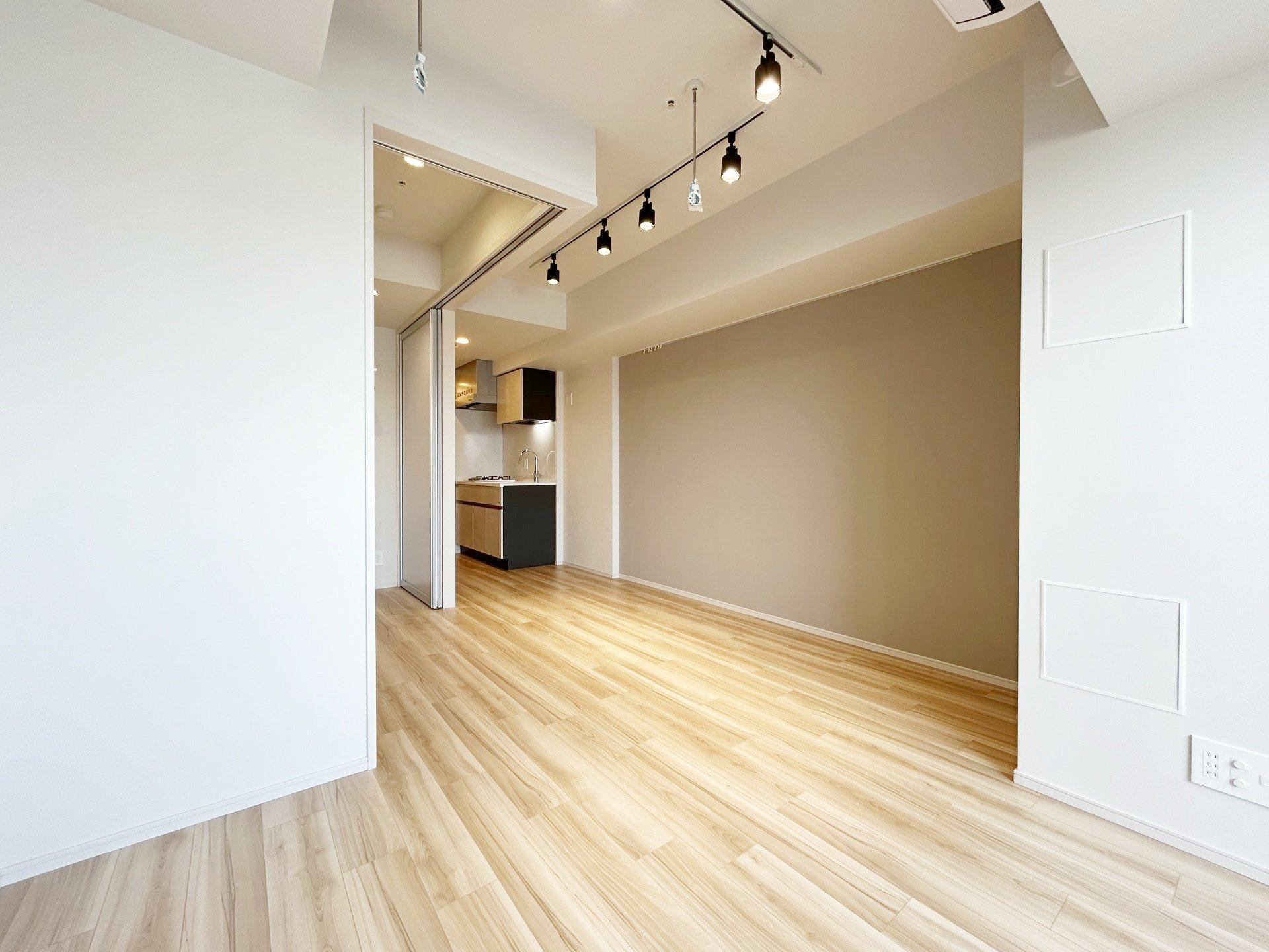 お部屋探しは株式会社 タウンハウジング までお気軽にお問合せ下さい。
クレジットカード決済・首都圏を中心直営143店舗 仲介件数全国2位の豊富な実績!諸費用・審査等・何でもご相談下さい。