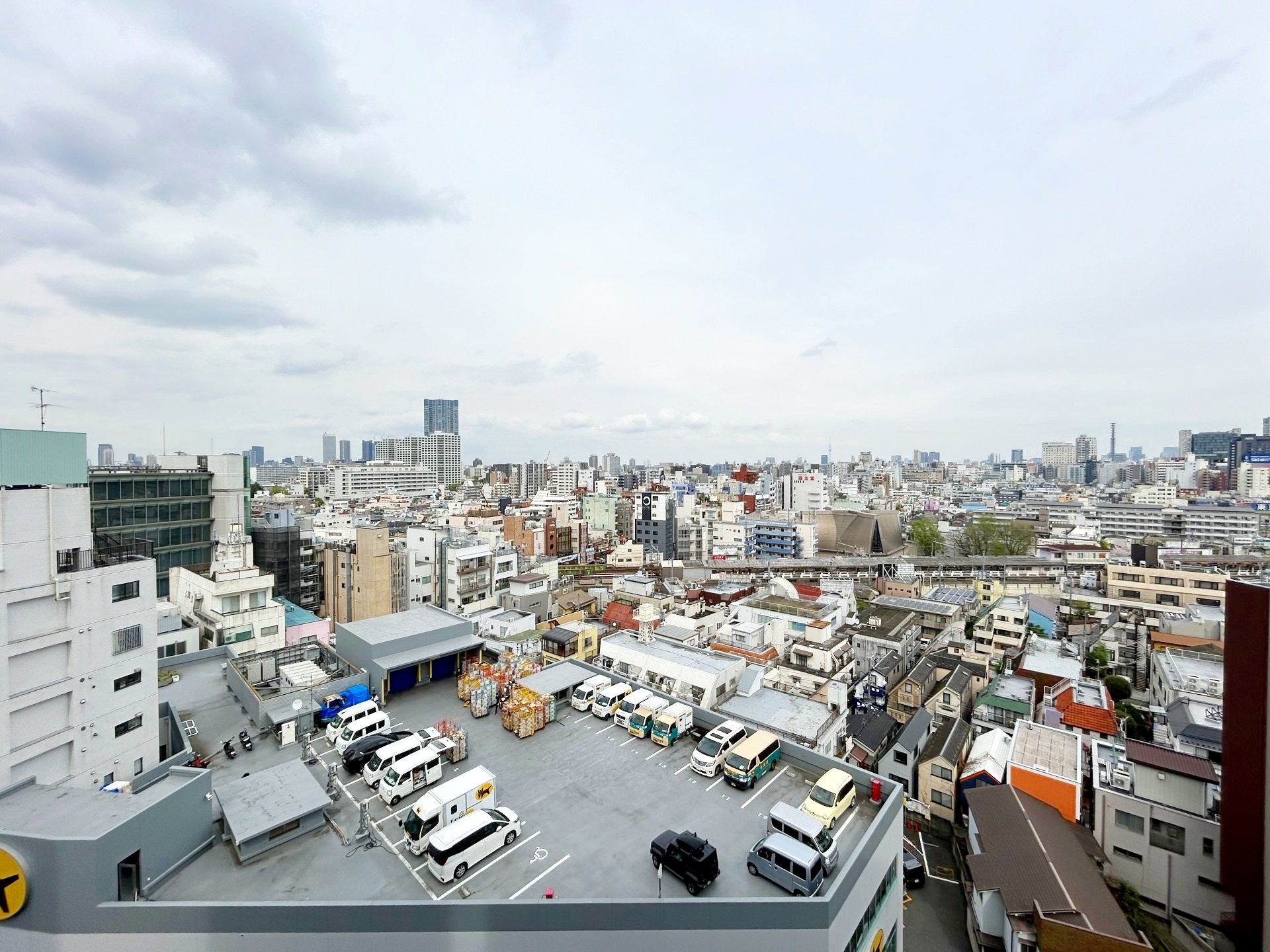 お部屋探しは株式会社 タウンハウジング までお気軽にお問合せ下さい。
クレジットカード決済・首都圏を中心直営143店舗 仲介件数全国2位の豊富な実績!諸費用・審査等・何でもご相談下さい。