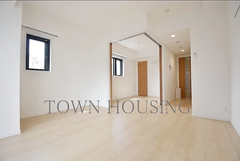 お部屋探しは株式会社 タウンハウジング までお気軽にお問合せ下さい。
クレジットカード決済・首都圏を中心直営143店舗 仲介件数全国2位の豊富な実績!諸費用・審査等・何でもご相談下さい。