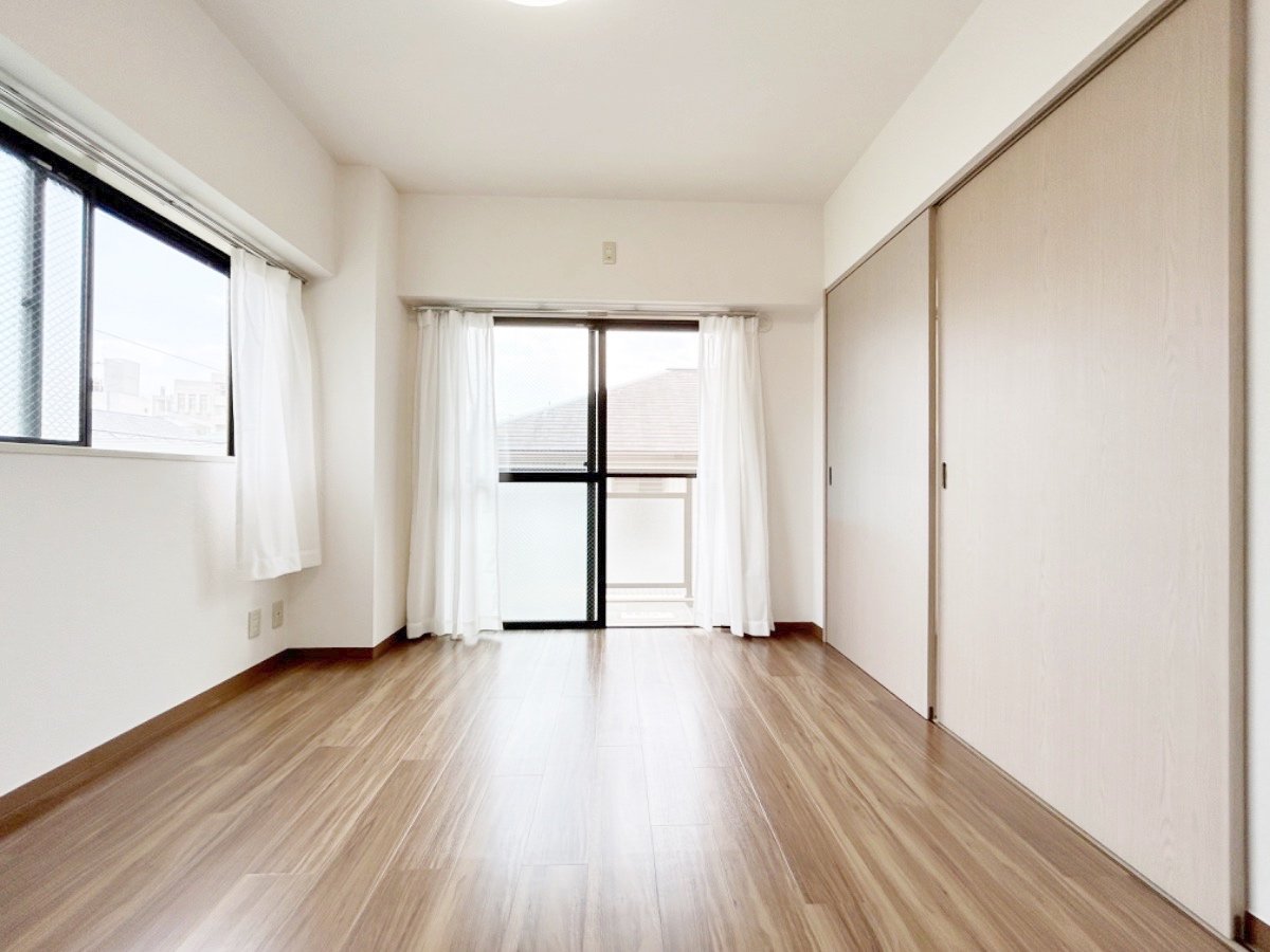 お部屋探しは株式会社 タウンハウジング までお気軽にお問合せ下さい。
クレジットカード決済・首都圏を中心直営143店舗 仲介件数全国2位の豊富な実績!諸費用・審査等・何でもご相談下さい。