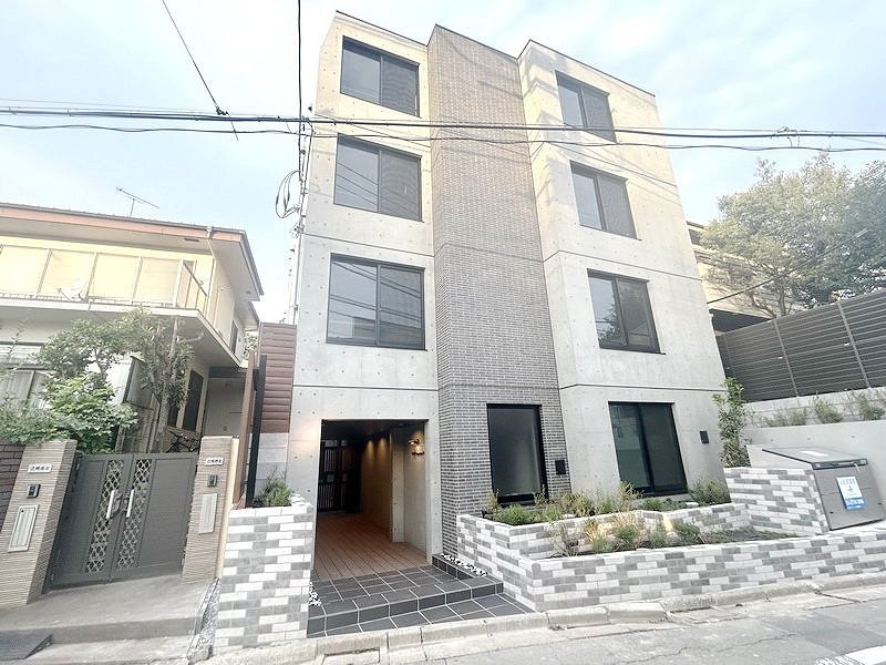 お部屋探しは株式会社 タウンハウジング までお気軽にお問合せ下さい。
クレジットカード決済・首都圏を中心直営143店舗 仲介件数全国2位の豊富な実績!諸費用・審査等・何でもご相談下さい。