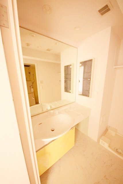 お部屋探しは株式会社 タウンハウジング までお気軽にお問合せ下さい。
クレジットカード決済・首都圏を中心直営143店舗 仲介件数全国2位の豊富な実績!諸費用・審査等・何でもご相談下さい。