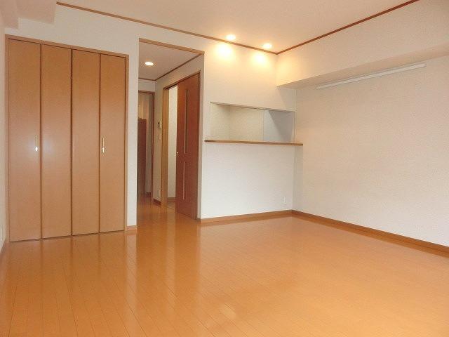 部屋探しは株式会社 タウンハウジング までお気軽にお問合せ下さい。
クレジットカード決済・首都圏を中心直営143店舗 仲介件数全国2位の豊富な実績!諸費用・審査等・何でもご相談下さい。