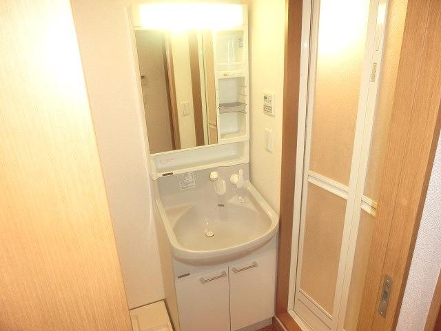 お部屋探しは株式会社 タウンハウジング までお気軽にお問合せ下さい。
クレジットカード決済・首都圏を中心直営143店舗 仲介件数全国2位の豊富な実績!諸費用・審査等・何でもご相談下さい。