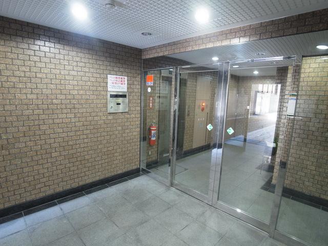 部屋探しは株式会社 タウンハウジング までお気軽にお問合せ下さい。
クレジットカード決済・首都圏を中心直営143店舗 仲介件数全国2位の豊富な実績!諸費用・審査等・何でもご相談下さい。