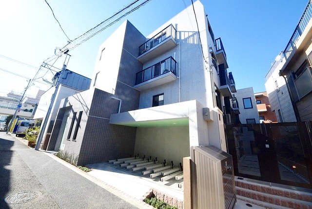 お部屋探しは株式会社 タウンハウジング までお気軽にお問合せ下さい。
クレジットカード決済・首都圏を中心直営143店舗 仲介件数全国2位の豊富な実績!諸費用・審査等・何でもご相談下さい。