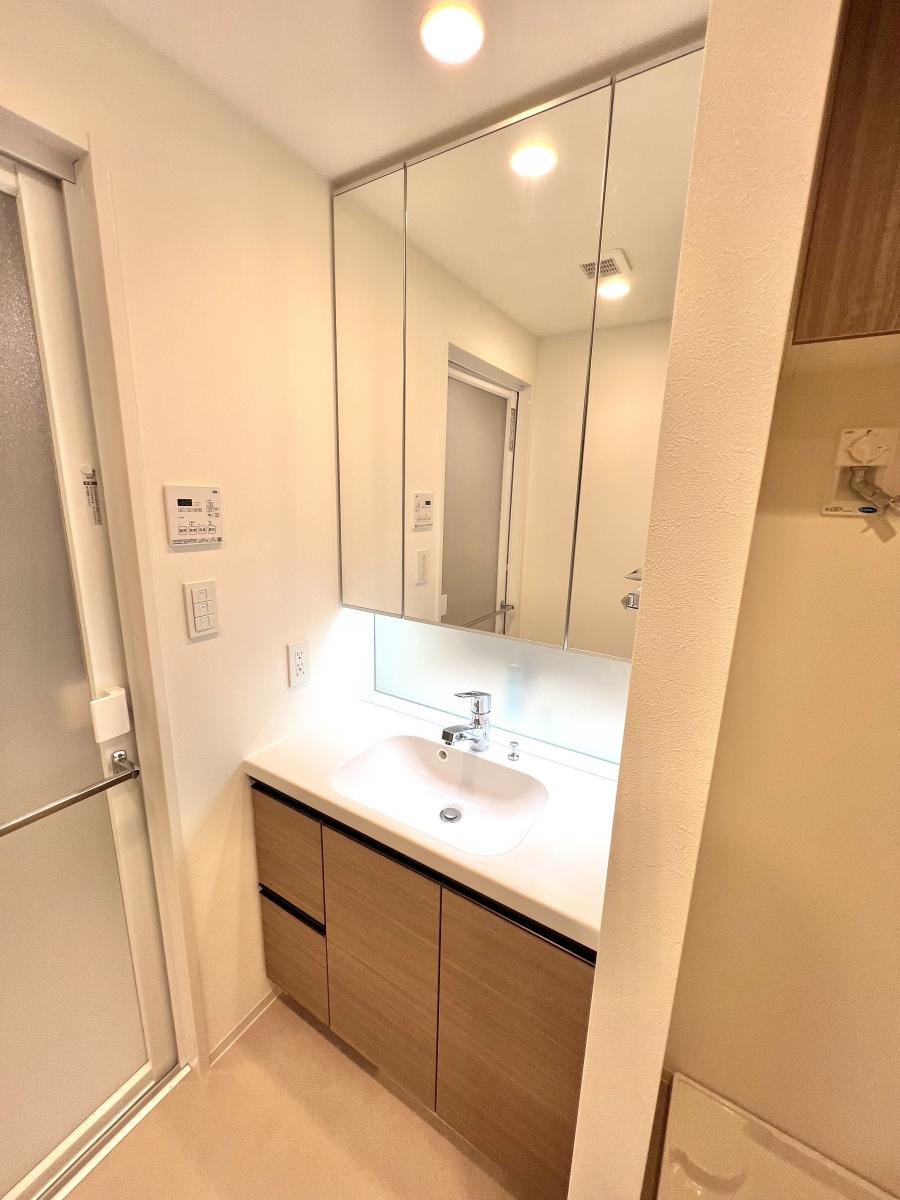 お部屋探しは株式会社 タウンハウジング までお気軽にお問合せ下さい。
クレジットカード決済・首都圏を中心直営143店舗 仲介件数全国2位の豊富な実績!諸費用・審査等・何でもご相談下さい。