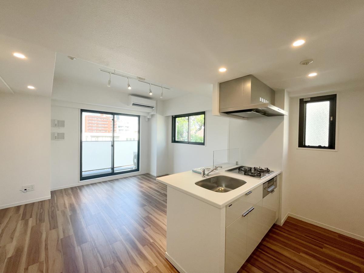 お部屋探しは株式会社 タウンハウジング までお気軽にお問合せ下さい。
クレジットカード決済・首都圏を中心直営143店舗 仲介件数全国2位の豊富な実績!諸費用・審査等・何でもご相談下さい。