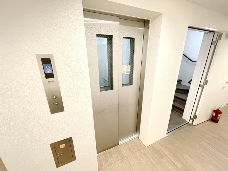 タウンハウジングレジデンス事業部 恵比寿店・赤坂店までお問合せ下さい。