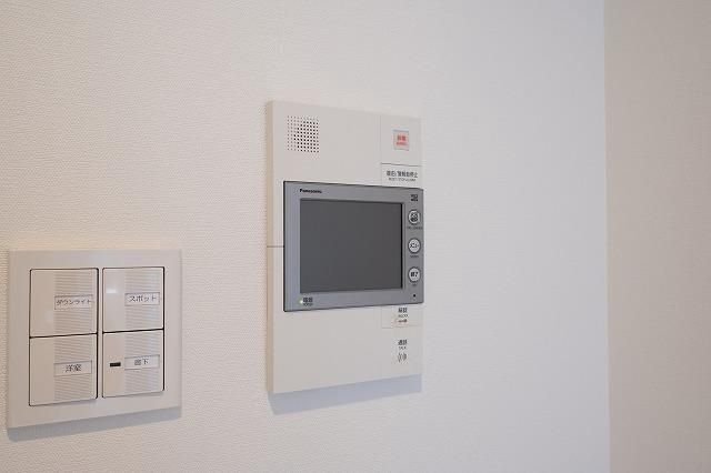 部屋探しは株式会社 タウンハウジング までお気軽にお問合せ下さい。
クレジットカード決済・首都圏を中心直営143店舗 仲介件数全国2位の豊富な実績!諸費用・審査等・何でもご相談下さい。