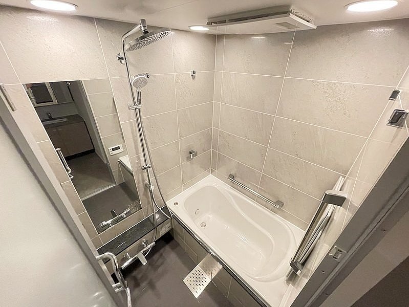 お部屋探しは株式会社 タウンハウジング までお気軽にお問合せ下さい。
クレジットカード決済・首都圏を中心直営143店舗 仲介件数全国2位の豊富な実績!諸費用・審査等・何でもご相談下さい。