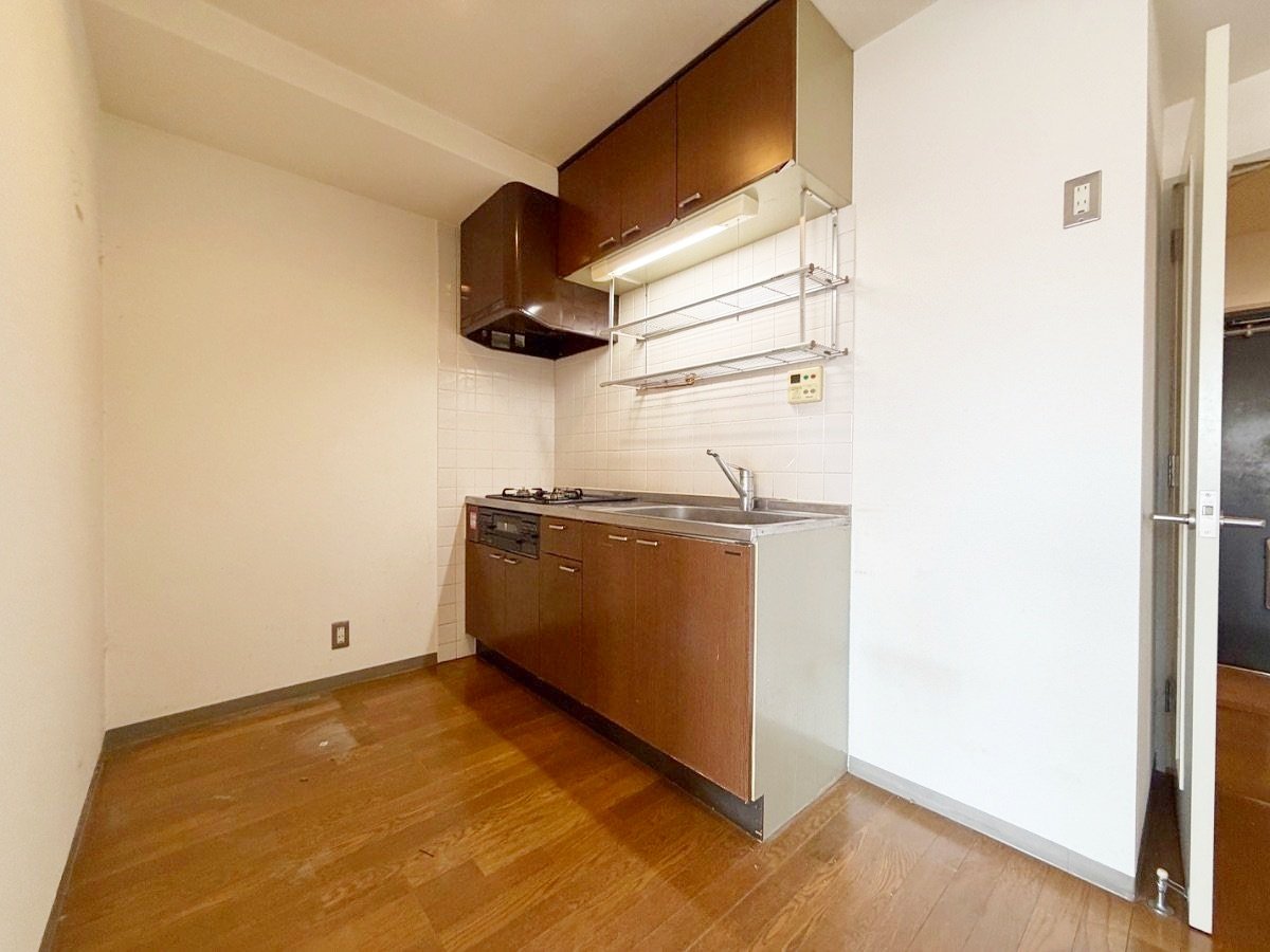 お部屋探しは株式会社 タウンハウジング までお気軽にお問合せ下さい。
クレジットカード決済・首都圏を中心直営143店舗 仲介件数全国2位の豊富な実績!諸費用・審査等・何でもご相談下さい。