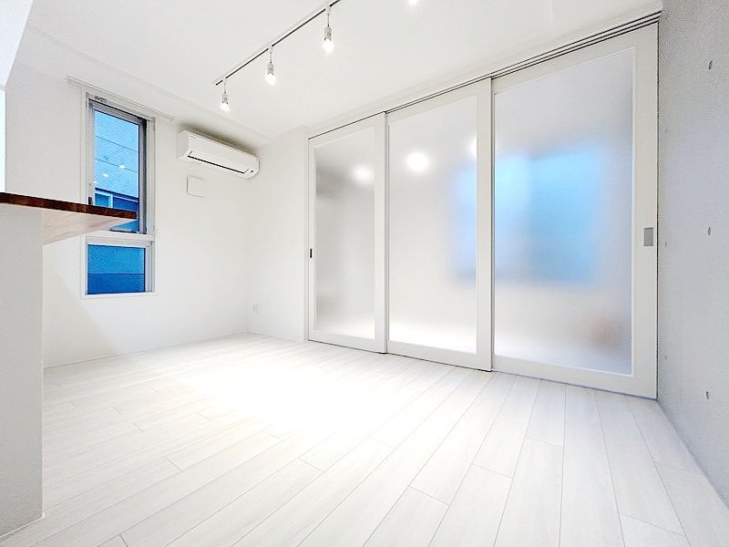 部屋探しは株式会社 タウンハウジング までお気軽にお問合せ下さい。
クレジットカード決済・首都圏を中心直営143店舗 仲介件数全国2位の豊富な実績!諸費用・審査等・何でもご相談下さい。