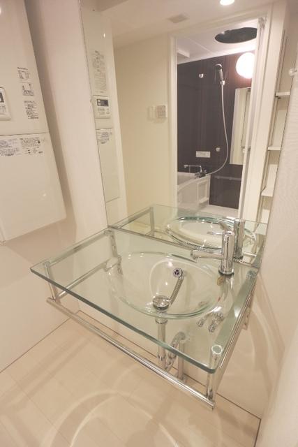 お部屋探しは株式会社 タウンハウジング までお気軽にお問合せ下さい。
クレジットカード決済・首都圏を中心直営143店舗 仲介件数全国2位の豊富な実績!諸費用・審査等・何でもご相談下さい。