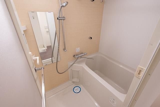 お部屋探しは株式会社 タウンハウジング までお気軽にお問合せ下さい。
クレジットカード決済・首都圏を中心直営143店舗 仲介件数全国2位の豊富な実績!諸費用・審査等・何でもご相談下さい。