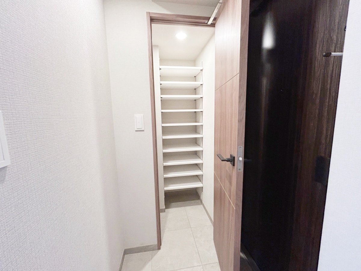 お部屋探しは株式会社 タウンハウジング までお気軽にお問合せ下さい。
クレジットカード決済・首都圏を中心直営143店舗 仲介件数全国2位の豊富な実績!諸費用・審査等・何でもご相談下さい。