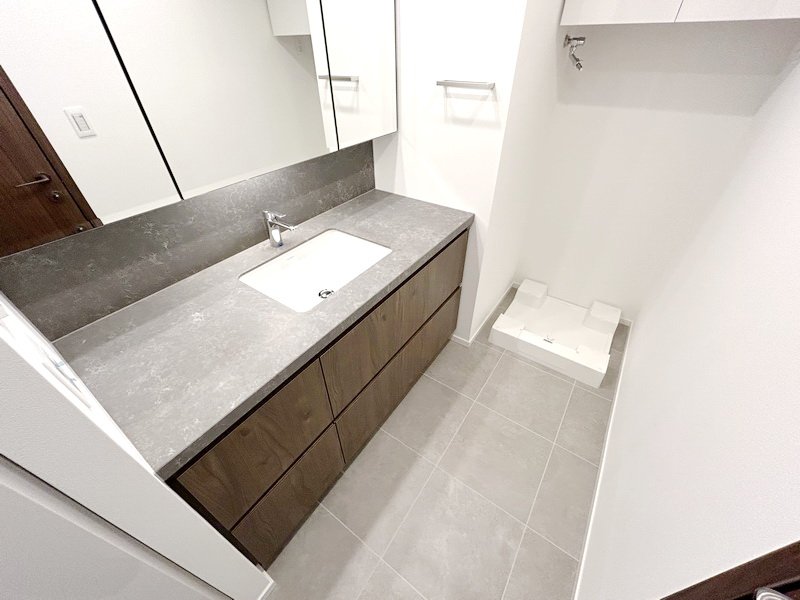 お部屋探しは株式会社 タウンハウジング までお気軽にお問合せ下さい。
クレジットカード決済・首都圏を中心直営143店舗 仲介件数全国2位の豊富な実績!諸費用・審査等・何でもご相談下さい。